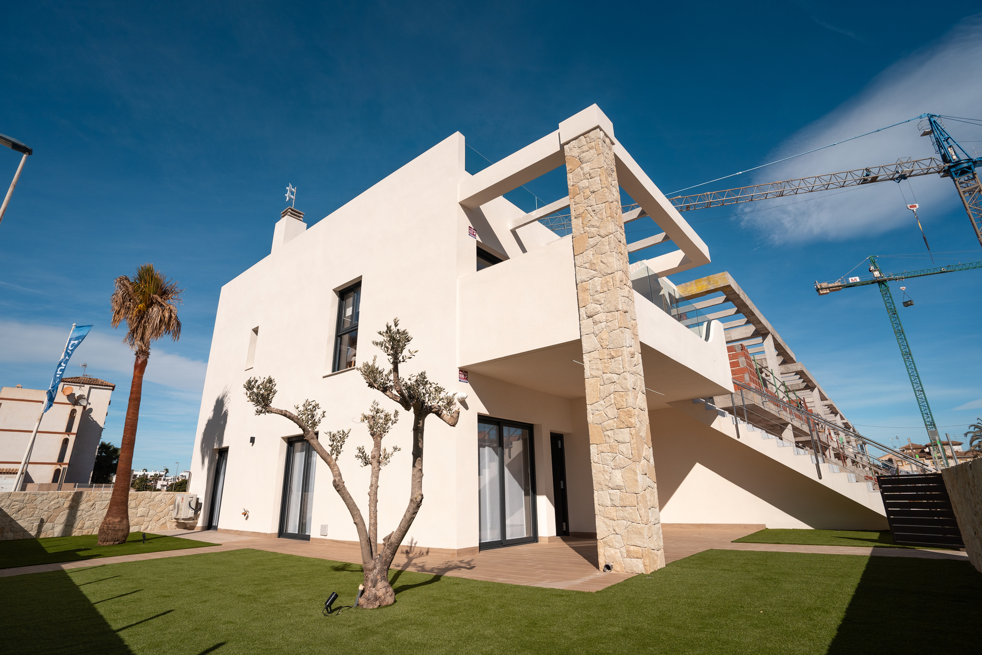Located in the charming town of Pilar de la Horadada, this residential complex offers a selection of - Image 1