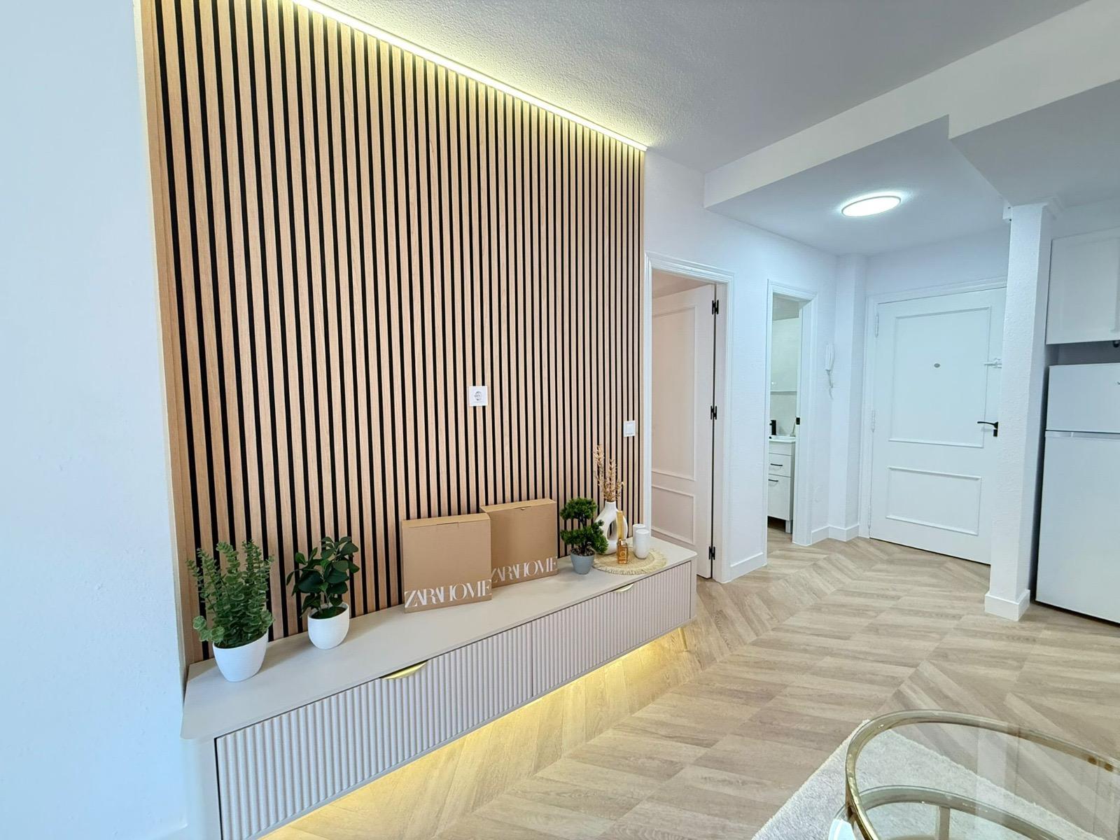 Bedrooms: 2, Bathrooms: 1, Apartment in Torrevieja, Alicante, Spain - Image 1