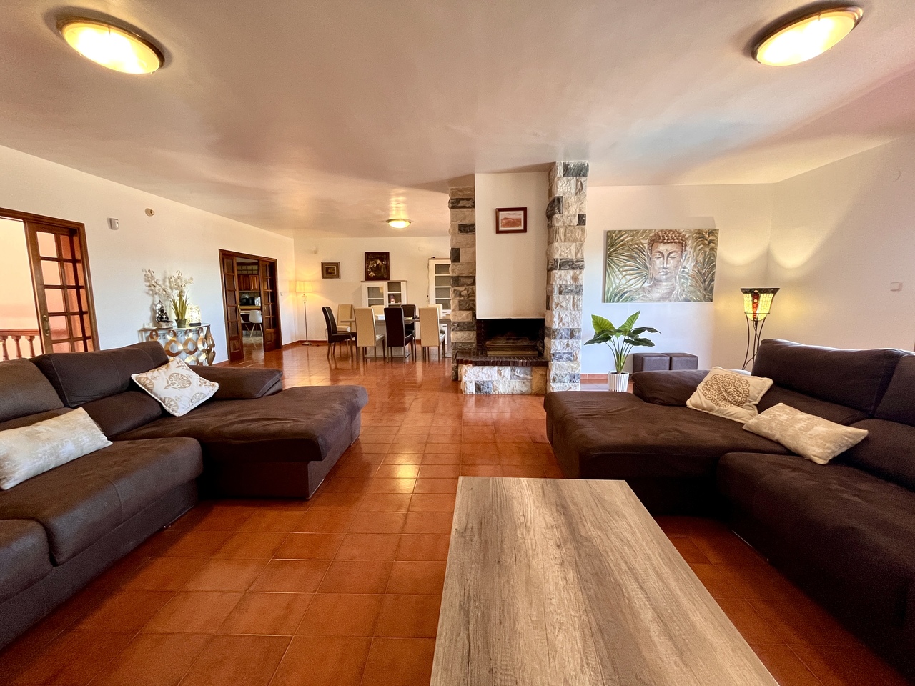 This beautifully designed villa is located in a quiet and private part of La Nucía, just a five-minu