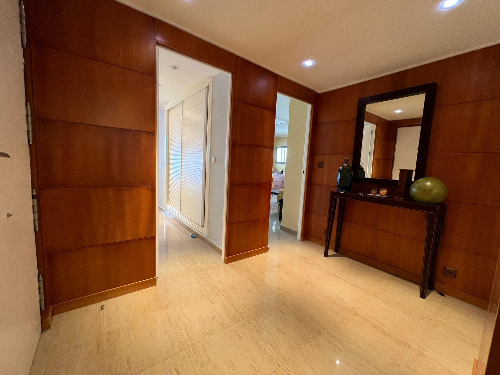 Spacious and Modern Renovated Apartment in the Heart of Rincón de Loix, Benidorm Discover this excep - Image 1